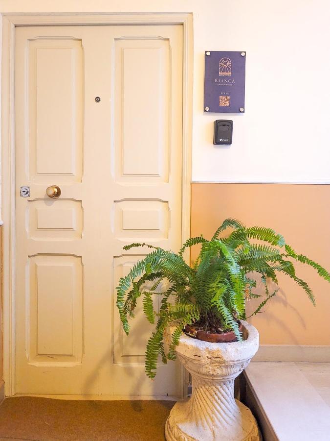 Penthouse In The Heart Of Bari With Terrace Apartment Bagian luar foto